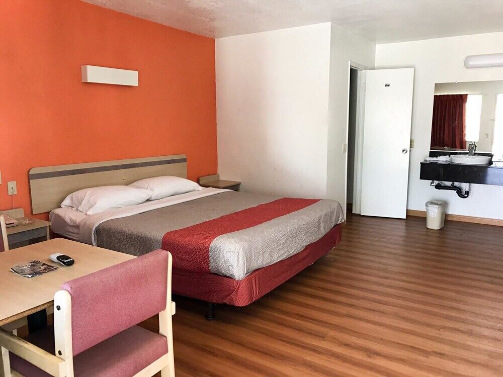Motel 6-Orange, Ca - Anaheim Екстер'єр фото